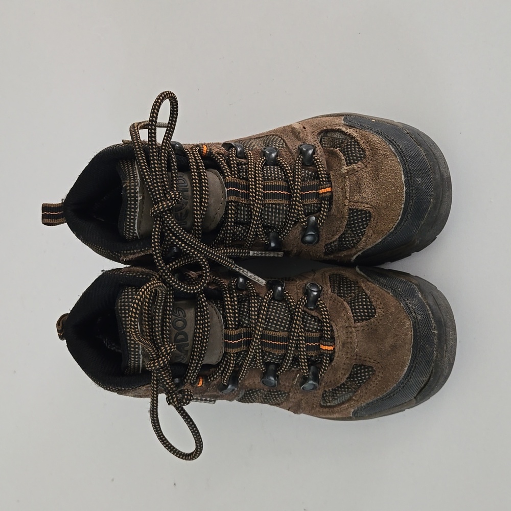 Kids hiking boots